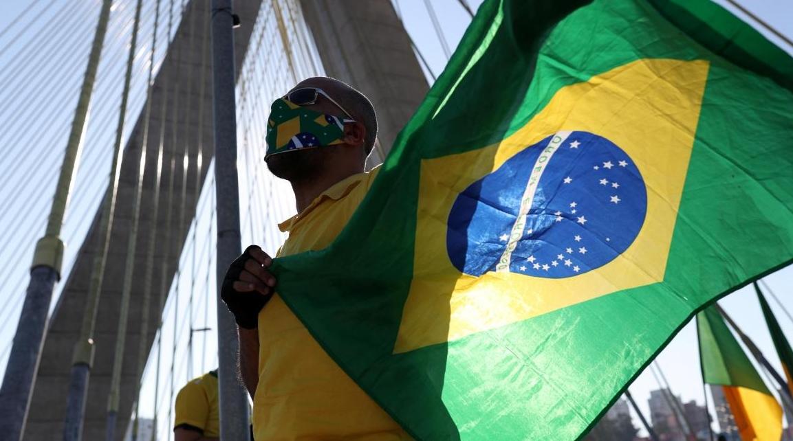 Covid : Le Brésil annonce deux cas du variant Omicron, les premiers en Amérique la…