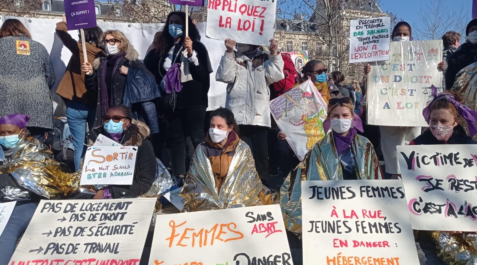 France/08 mars : Des manifestations pour réclamer l'égalité des femmes salariale e…